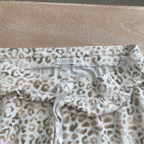 PJ Salvage Cream Leopard Print PJ’s Lounge Pants and Top - Picture 5 of 5
